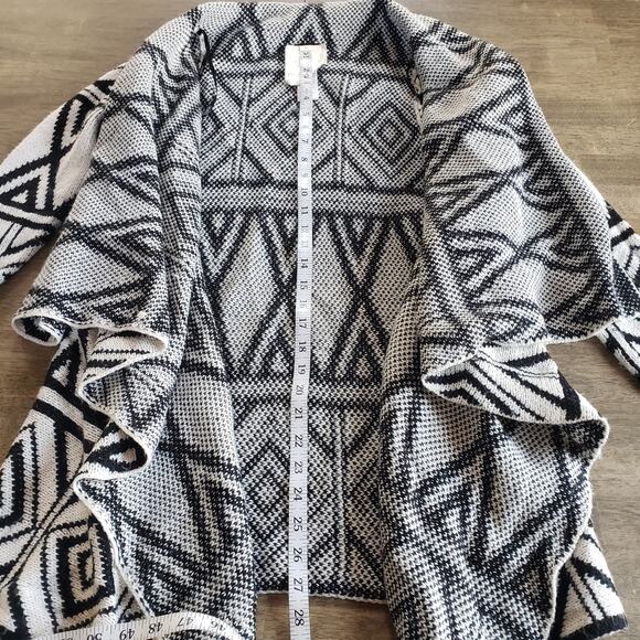 Forever 21 Black and White Open Front Knit Cardigan Size S Geometric Western - Picture 5 of 6
